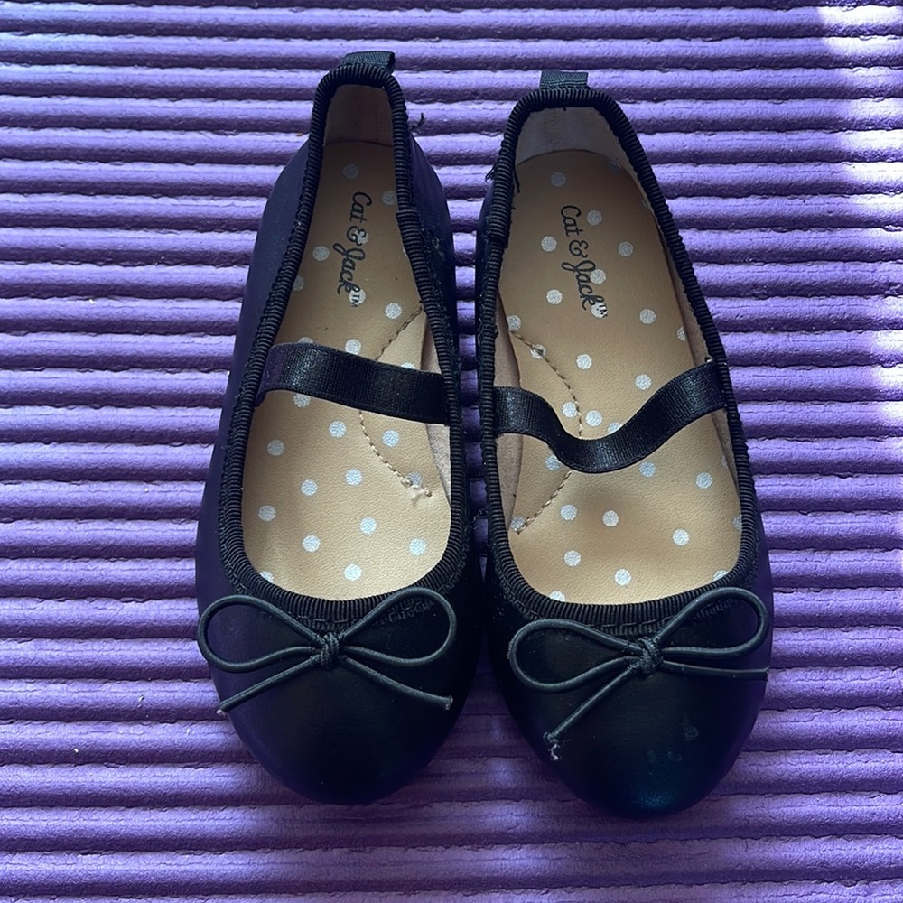 Black dress shoes
